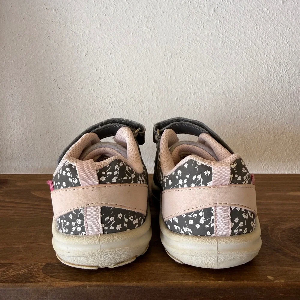 OshKosh B'gosh Cycla Gray Floral Sneakers Toddler Girls Hook Loop Size 11M